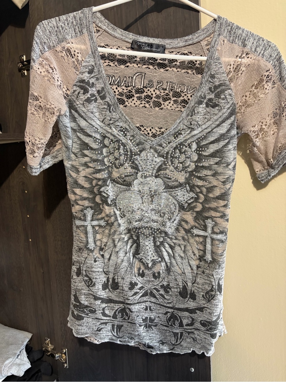 Vintage Y2K Women's Gray Lace back V-Neck cross tee